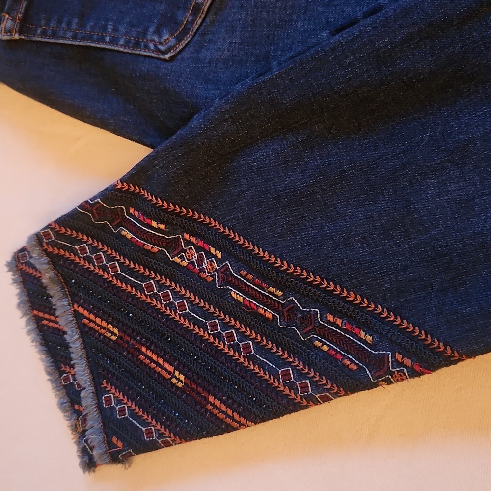 Jeans - Picture 2 of 6